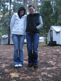 Vor unserem Zelthaus im Yosemite morgens.JPG